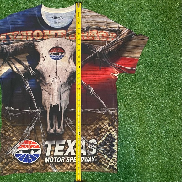 Texas Motor Speedway Flag Longhorn Skull Rattlesnake AOP Tee L/g - Picture 5 of 5